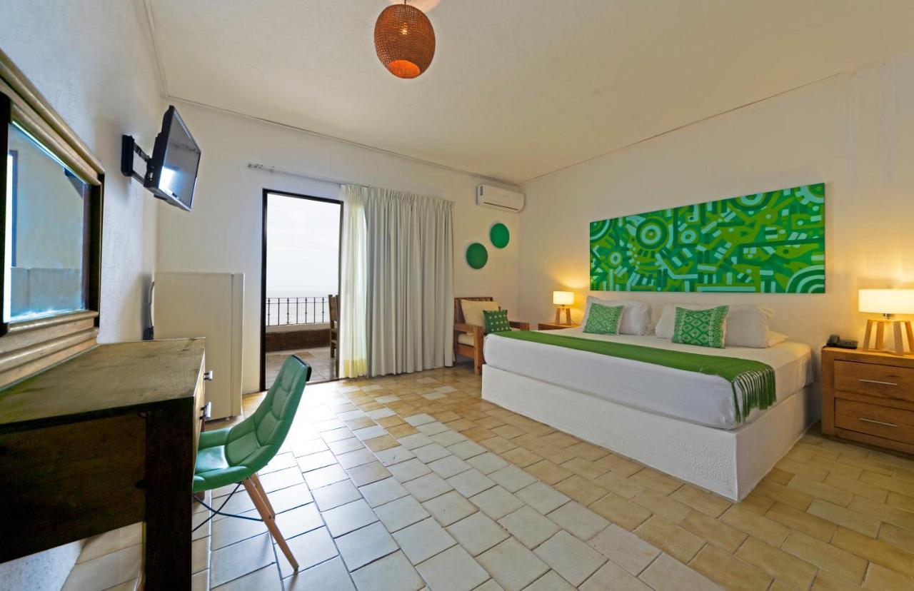 Emperador Vallarta Beachfront Hotel And Suites Puerto Vallarta Exterior photo