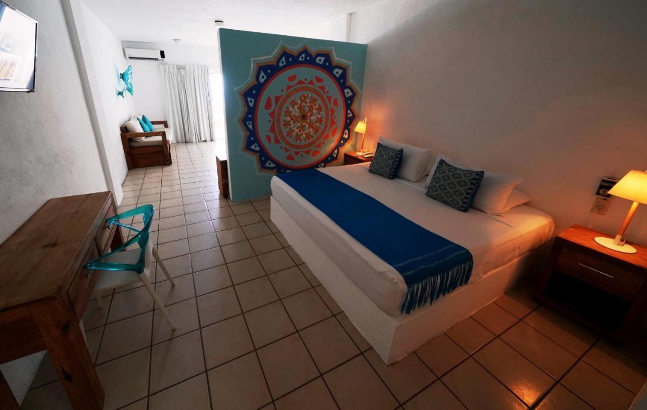 Emperador Vallarta Beachfront Hotel And Suites Puerto Vallarta Exterior photo
