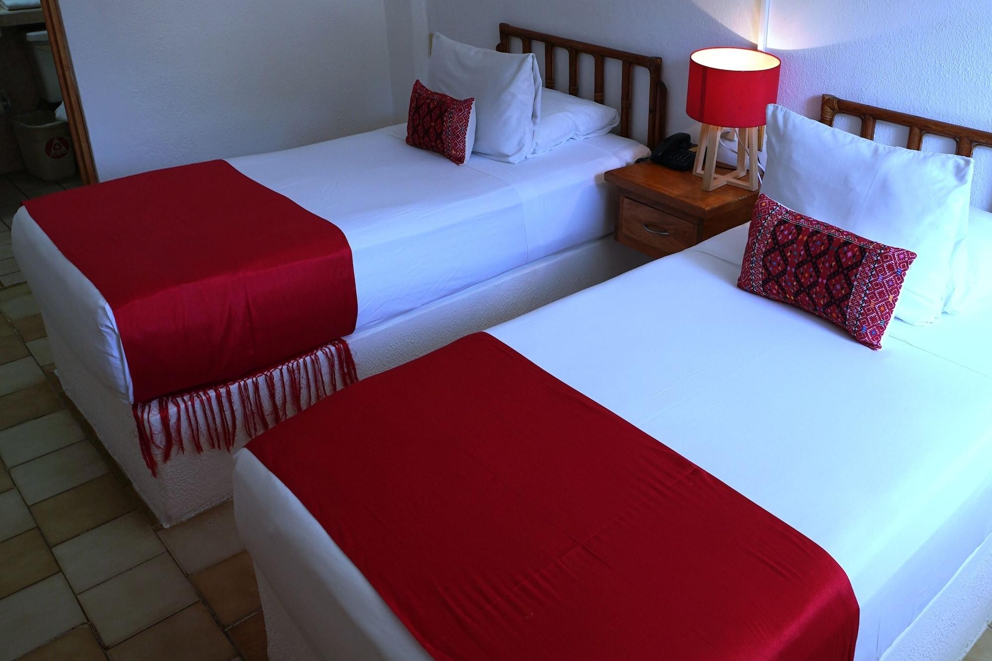 Emperador Vallarta Beachfront Hotel And Suites Puerto Vallarta Exterior photo