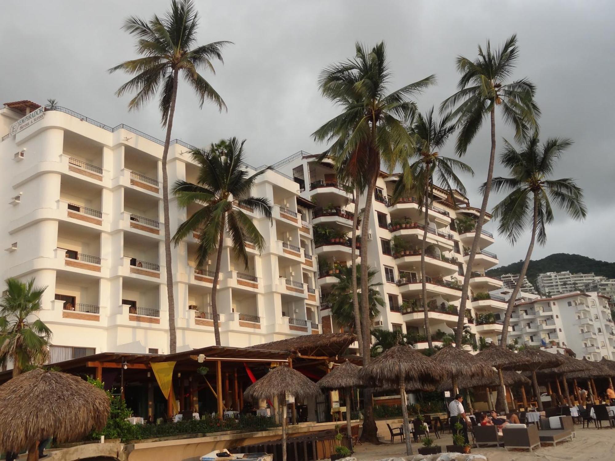 Emperador Vallarta Beachfront Hotel And Suites Puerto Vallarta Exterior photo